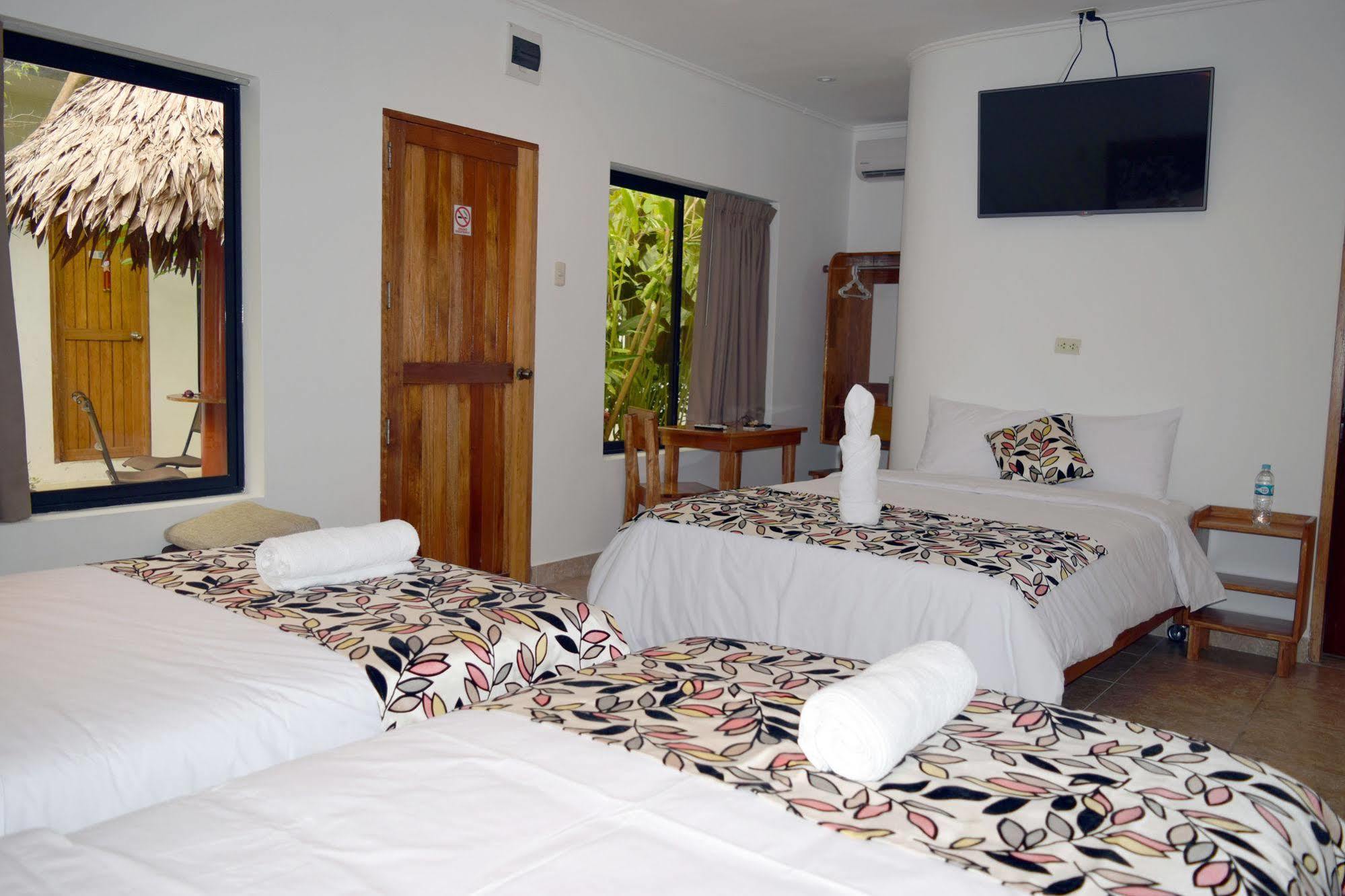 Hotel Jungle House Iquitos Bagian luar foto