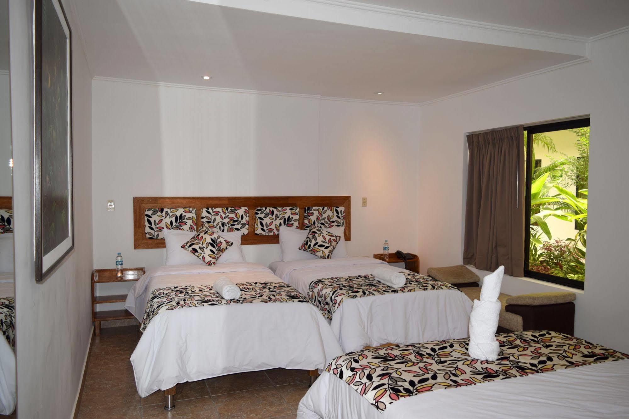 Hotel Jungle House Iquitos Bagian luar foto