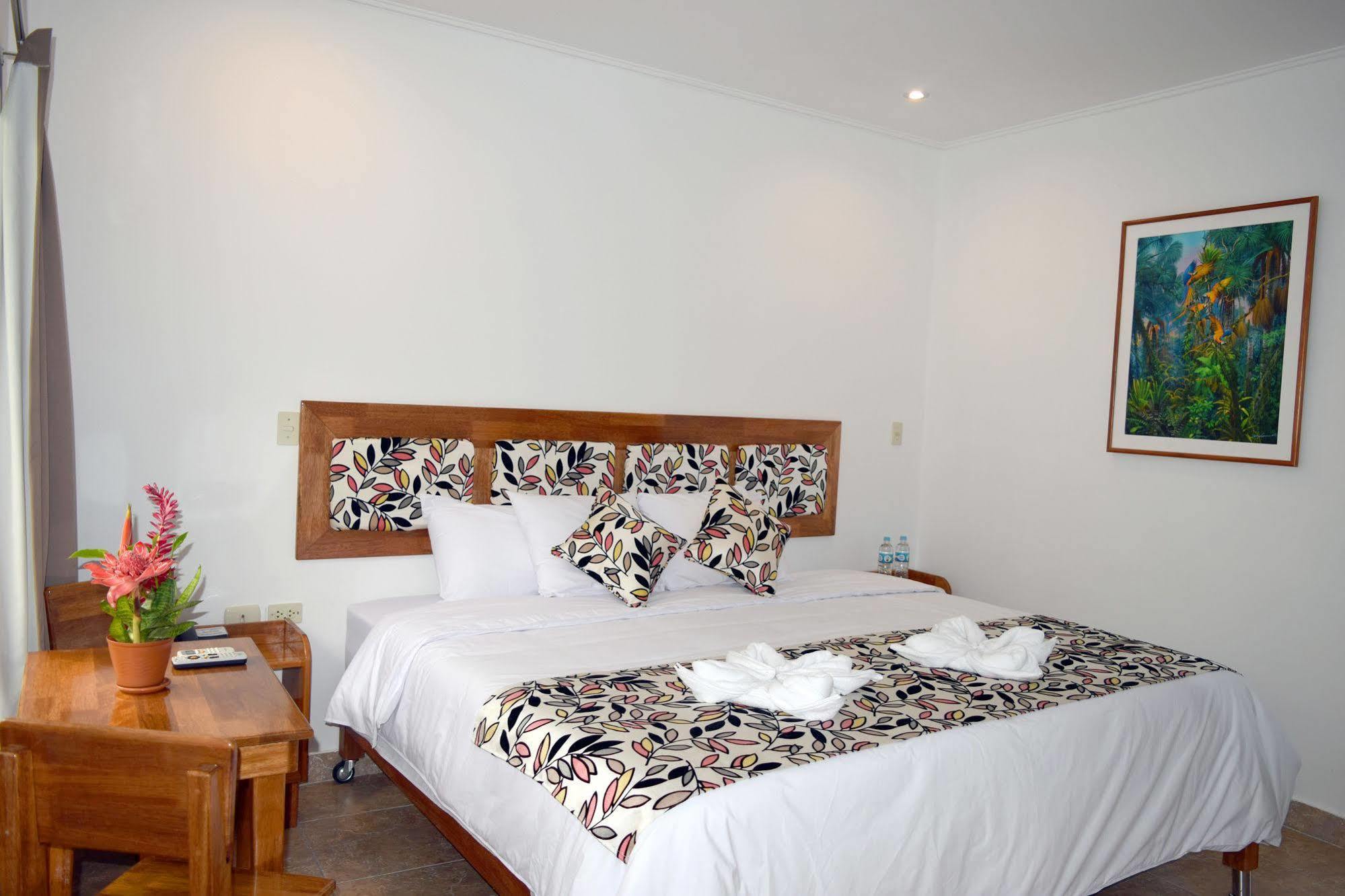Hotel Jungle House Iquitos Bagian luar foto